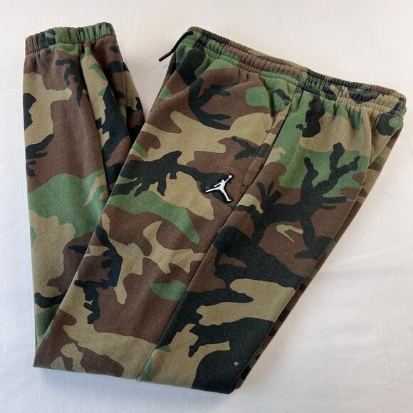 Air Jordan Youth Boys size XL Green Camouflage Joggers sweatpants - Picture 1 of 9